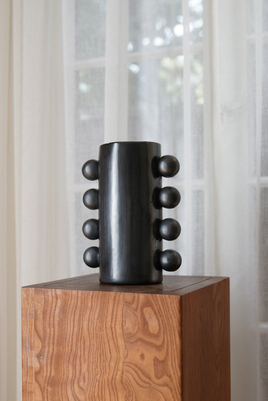 Ocho Globos Black Clay Vase